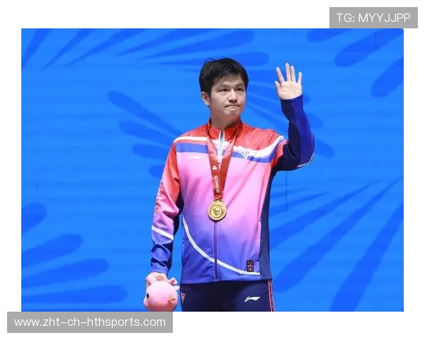 小胖笑容很灿烂！樊振东英超现场见证姆巴佩风采