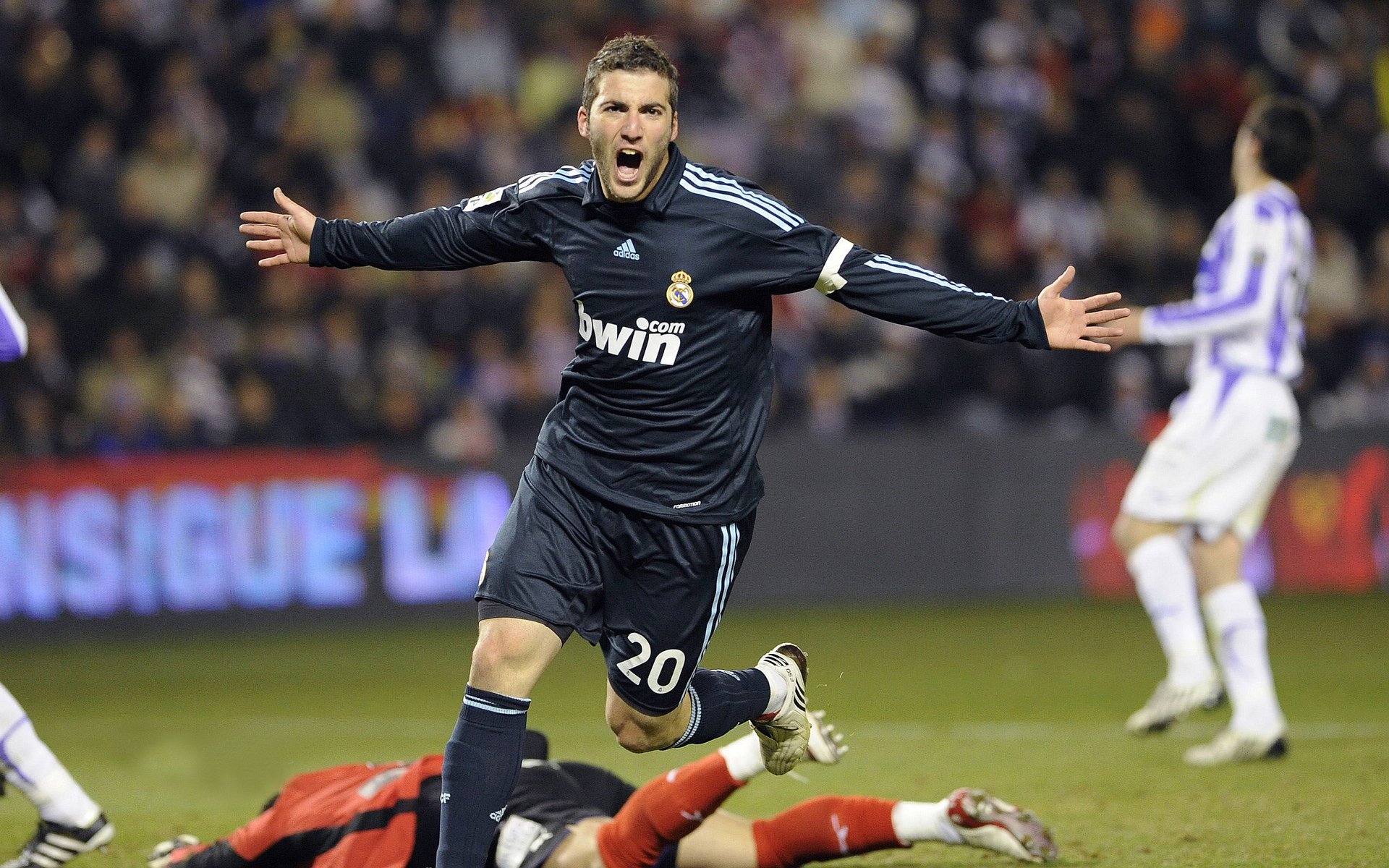 爵士队球员表现稳定、充满潜力，爵士队的